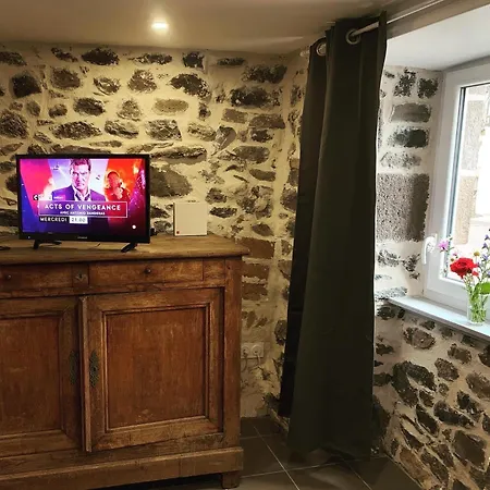 Du Sabotier בית נופש Saint-Bonnet-pres-Orcival