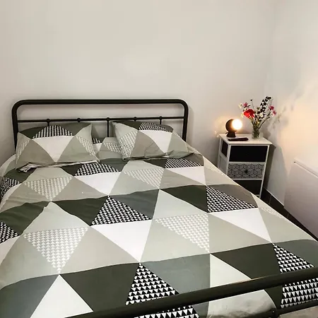 בית נופש Du Sabotier Saint-Bonnet-pres-Orcival